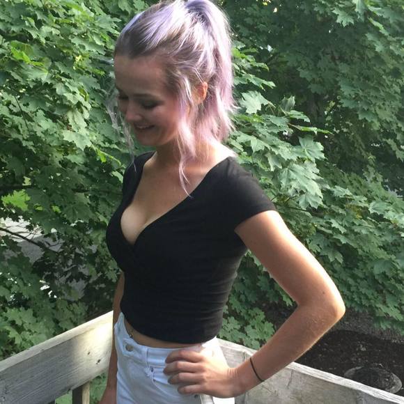 Meet your Posher, Heather - Picture 1 of 1